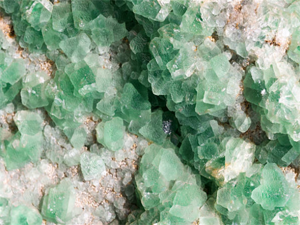 The Power and Benefits of Fluorite: A Comprehensive Guide