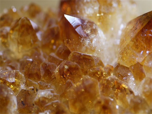 The Power and Benefits of Citrine: A Comprehensive Guide