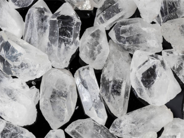 The Power and Benefits of Clear Quartz: A Comprehensive Guide