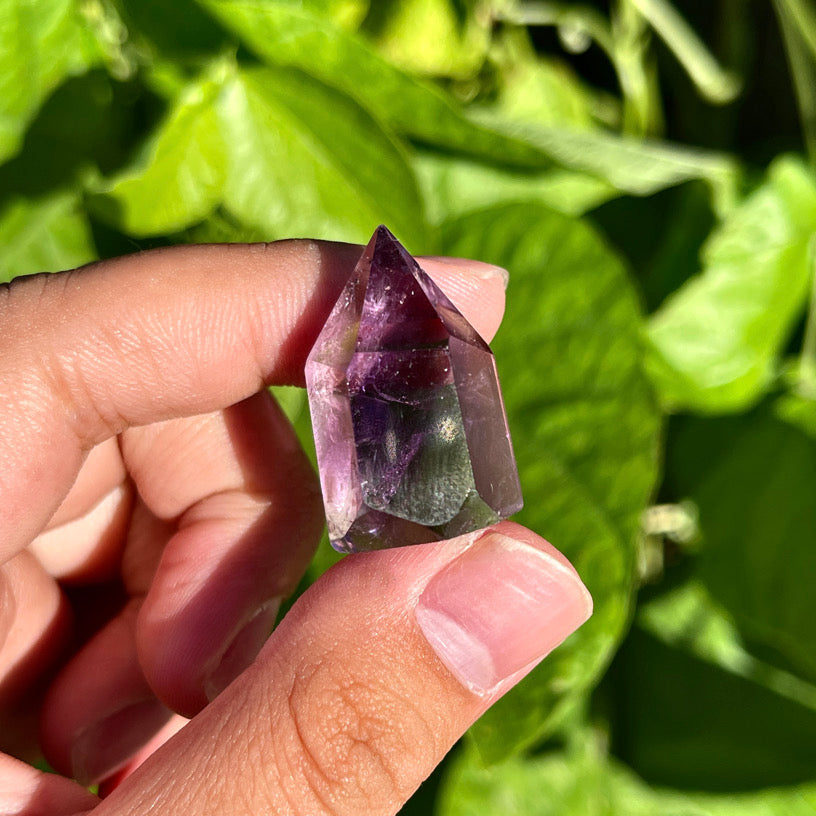 Mini Amethyst Point 1PC