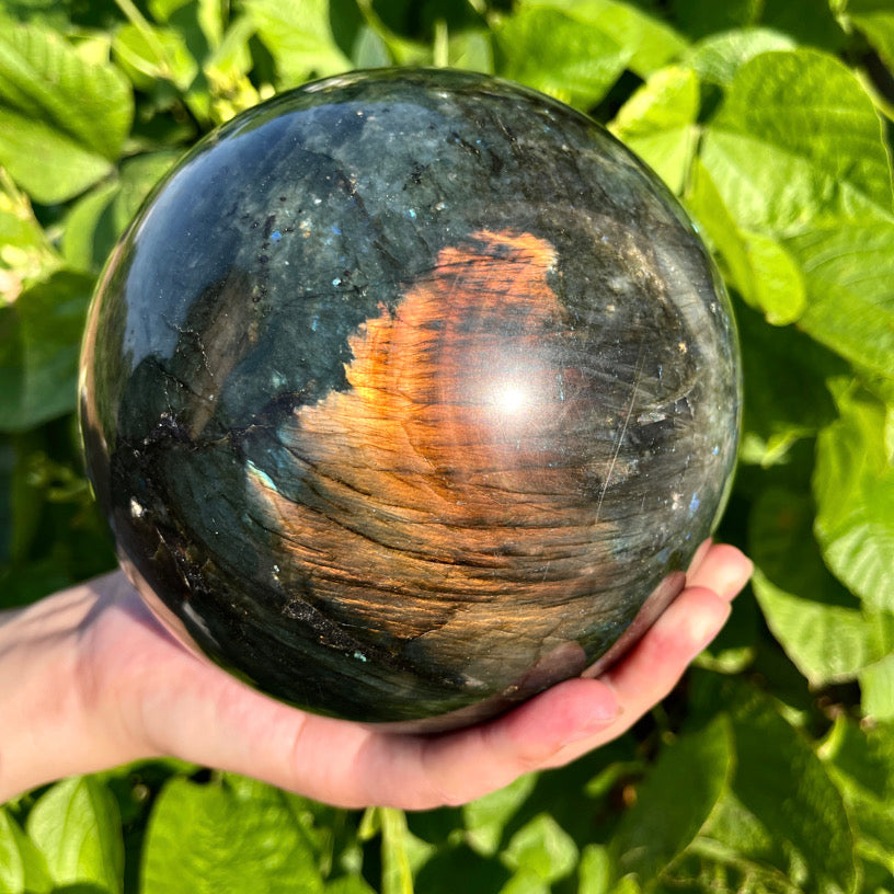 4kg+ Labradorite Sphere