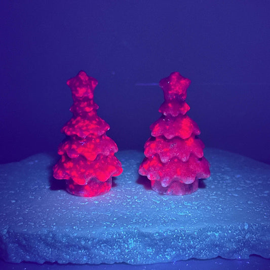 Ruby In Kyanite Christmas Tree Carving