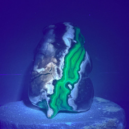Valcano Agate Groundhog Carving