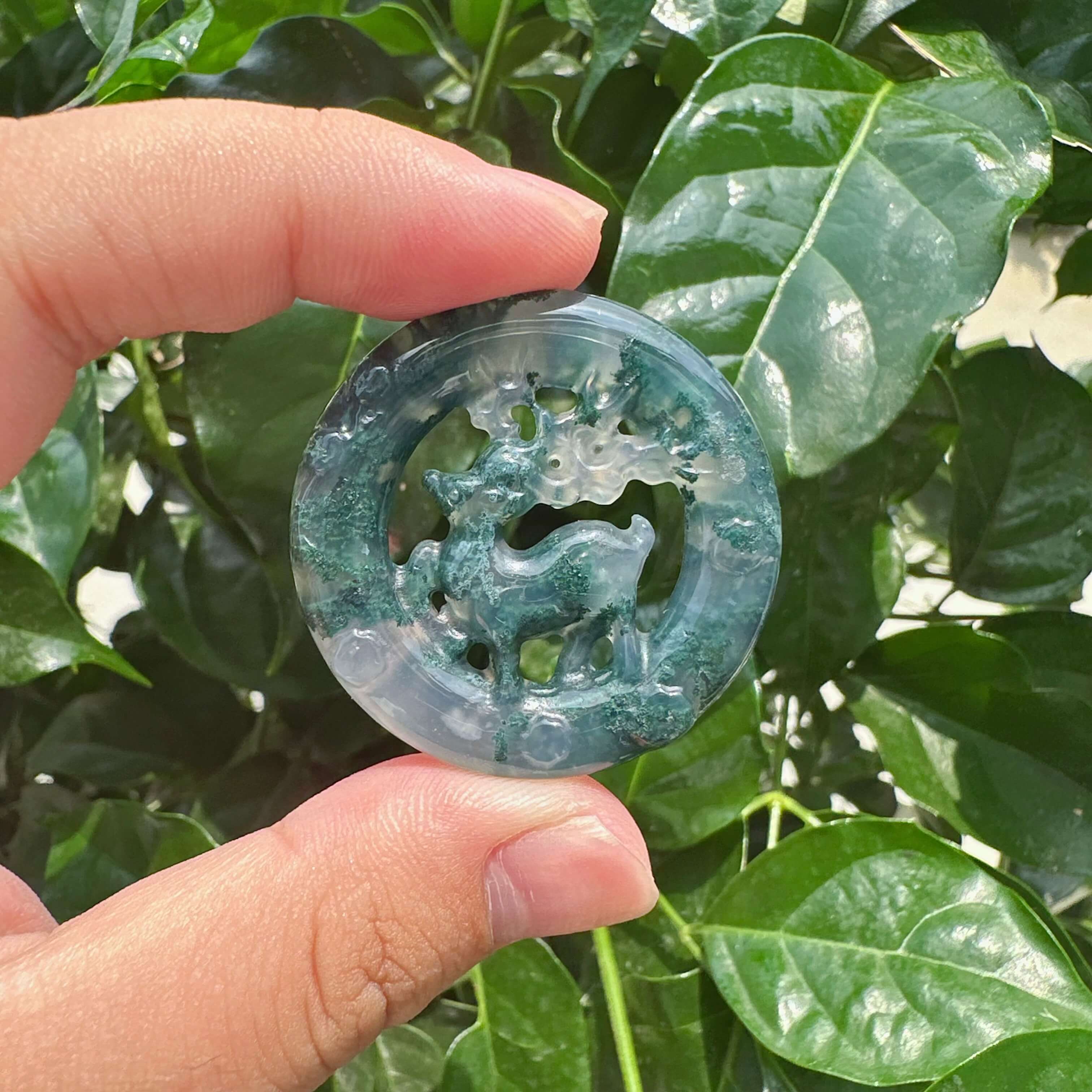 Moss Agate/Flower Agate Deer Ring Carving