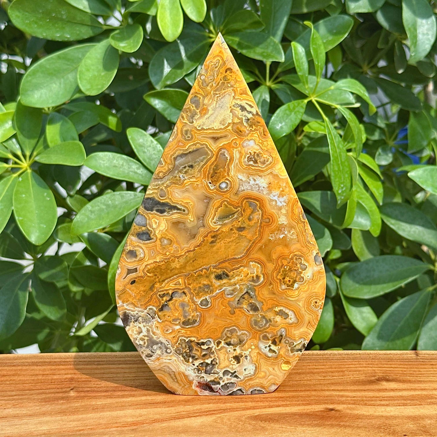 Crazy Agate Waterdrop Carving