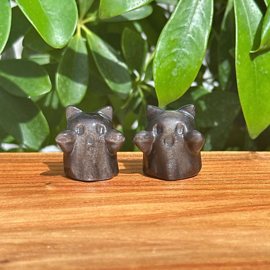 Silver Obsidian Ghost Cat Carving