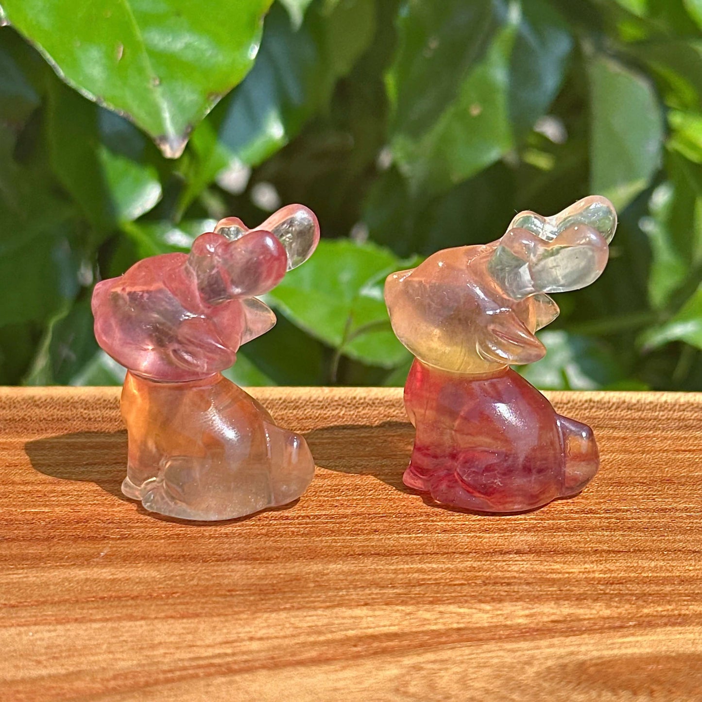 Stunning Rainbow Fluorite Deer Figurine – A high-quality fluorite deer carving featuring beautiful purple and yellow tones.